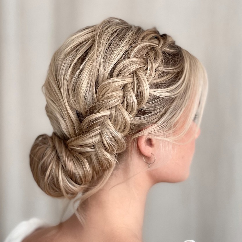 1691660424 573 Wedding hairstyle 2023 Texture and accessories - Wedding hairstyle 2023 - Texture and accessories