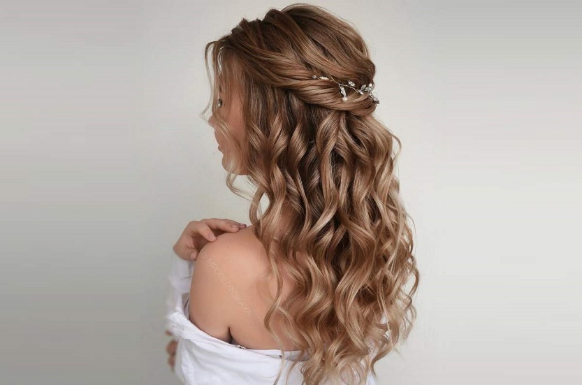 1691660425 314 Wedding hairstyle 2023 Texture and accessories - Wedding hairstyle 2023 - Texture and accessories