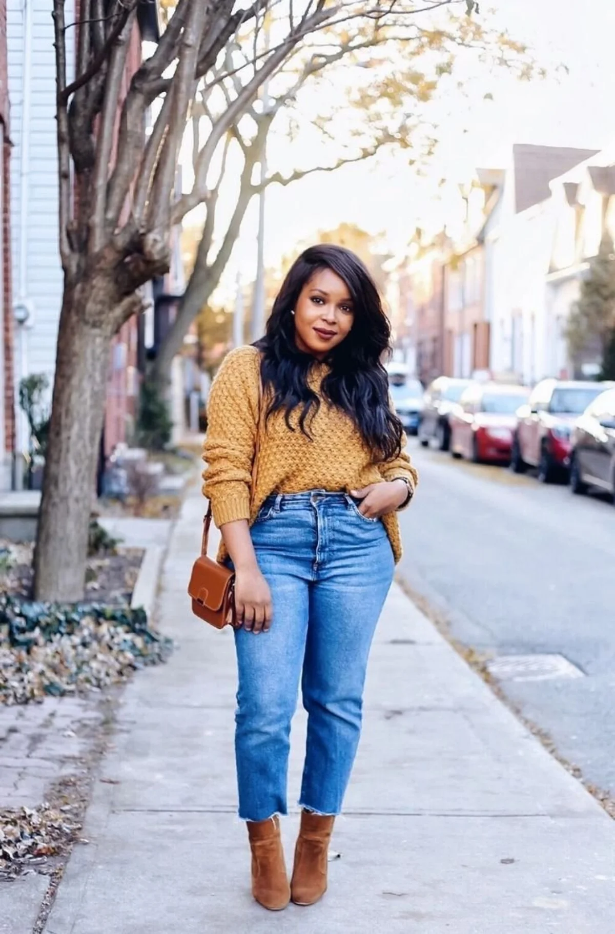 1696413715 20 Which jeans when you are small and curvy Here are.webp - Which jeans when you are small and curvy?  Here are the 6 must-have models for fall 2023