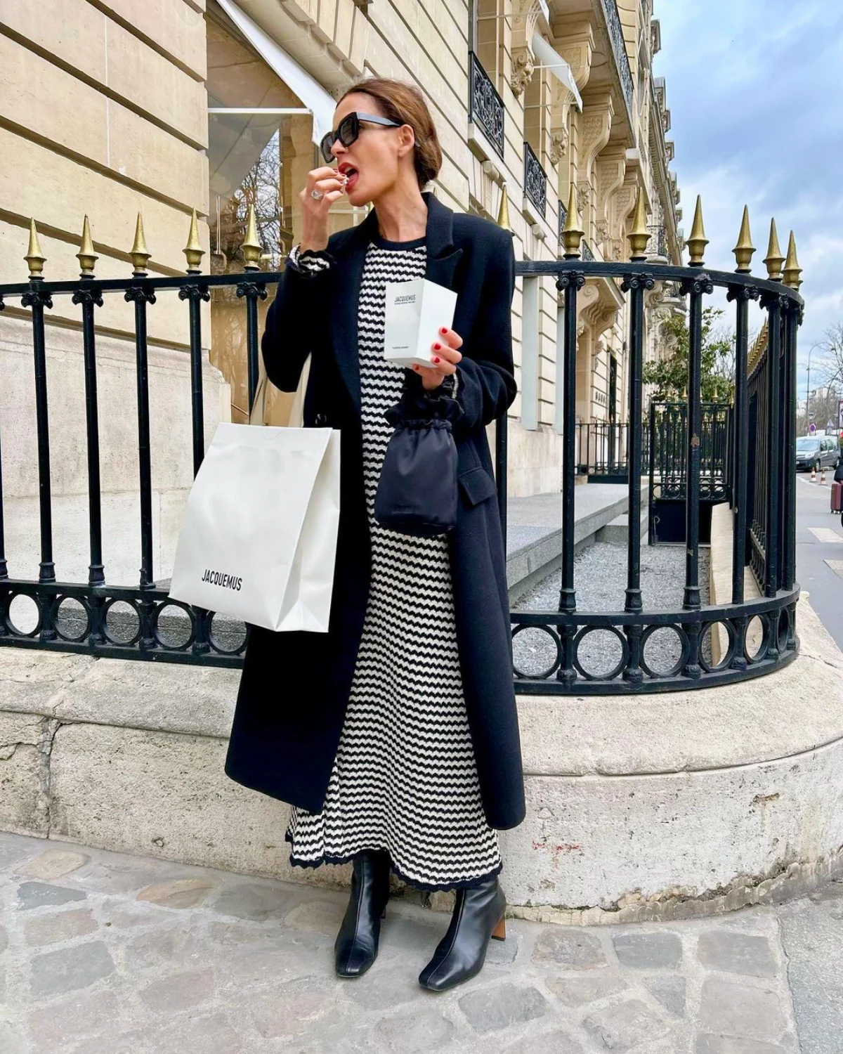 1696587156 92 How to style ankle boots with a dress Revive your.webp - How to style ankle boots with a dress?  Revive your wardrobe at 50 with modern outfits