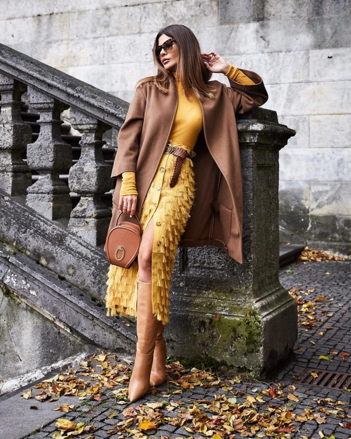 1698096586 374 Here are the must haves of the season to adopt an.webp - Here are the must-haves of the season to adopt an effortlessly chic style!