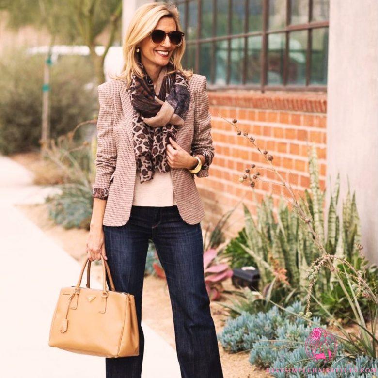 Put together a chic fall outfit at 50 – the basic pieces
