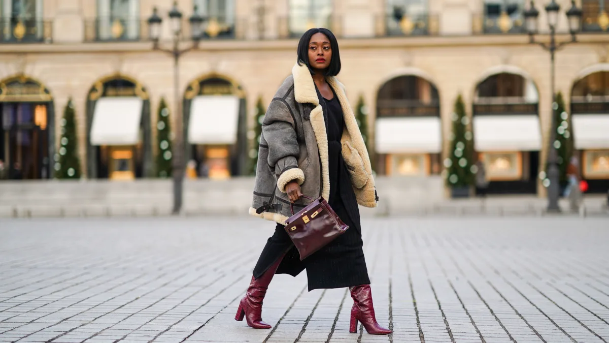 1699172918 196 How to dress in winter when you are curvy to.webp - How to dress in winter when you are curvy to be chic and elegant?