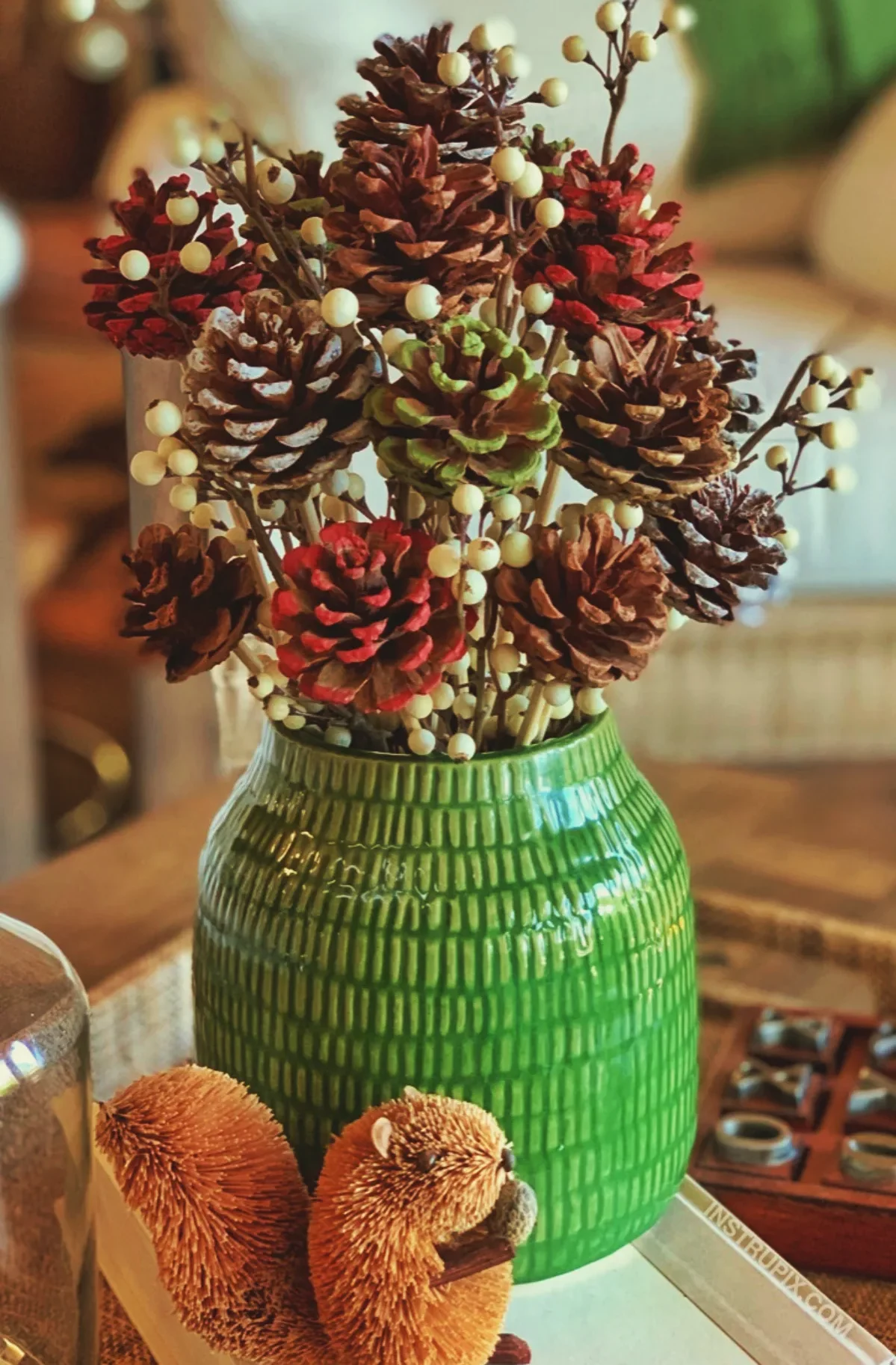 1700579643 535 Decoration with pine cones for Christmas to make yourself –.webp - Decoration with pine cones for Christmas to make yourself – 5 easy ideas