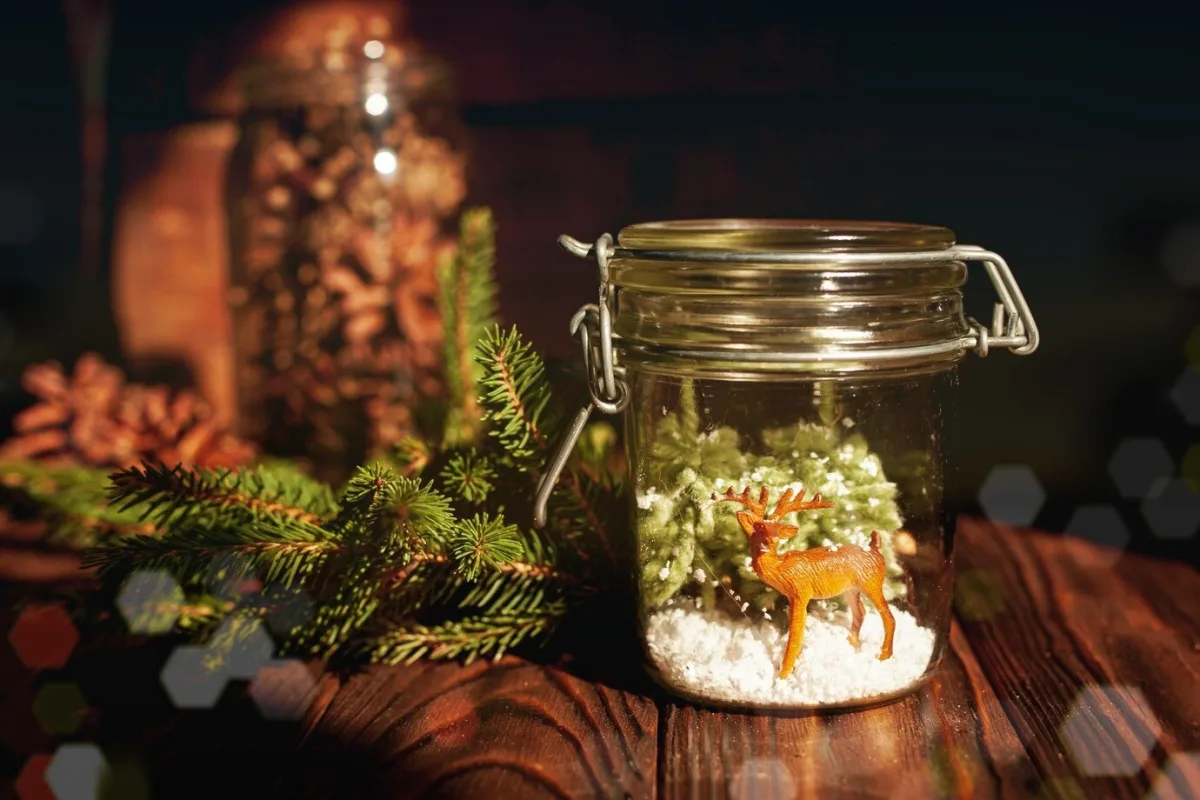 1700643861 322 Adopt Christmas decor with a glass jar to add magic.webp - Adopt Christmas decor with a glass jar to add magic to your home on a low budget