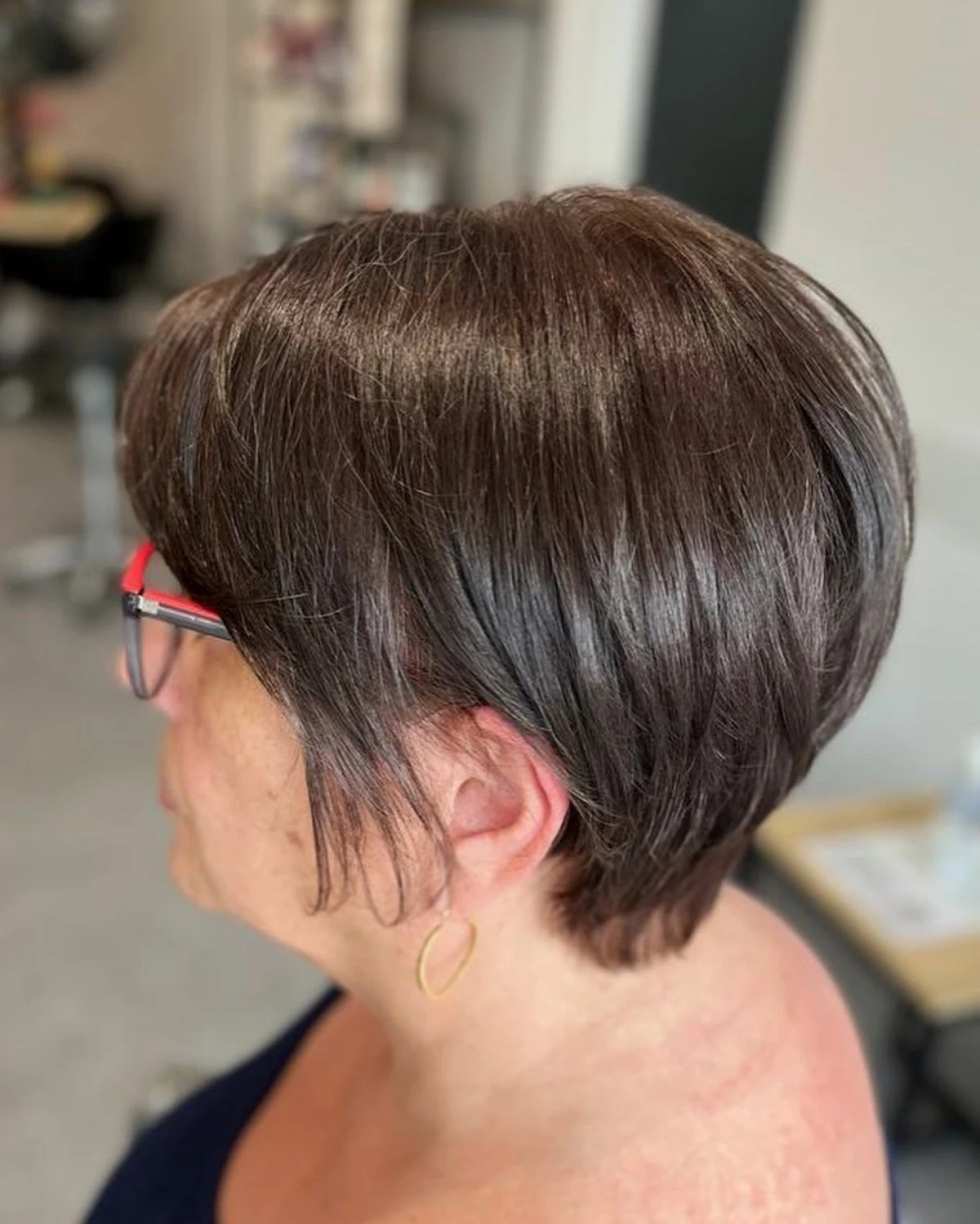 1702392790 268 4 rejuvenating short haircuts for 60 year old women with.webp - 4 rejuvenating short haircuts for 60 year old women with glasses in 2024!