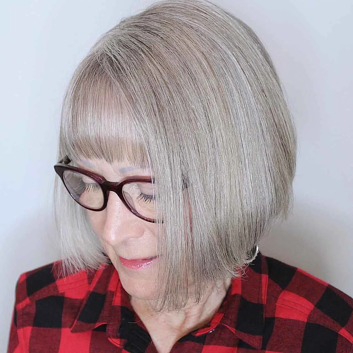 1702392791 364 4 rejuvenating short haircuts for 60 year old women with.webp - 4 rejuvenating short haircuts for 60 year old women with glasses in 2024!