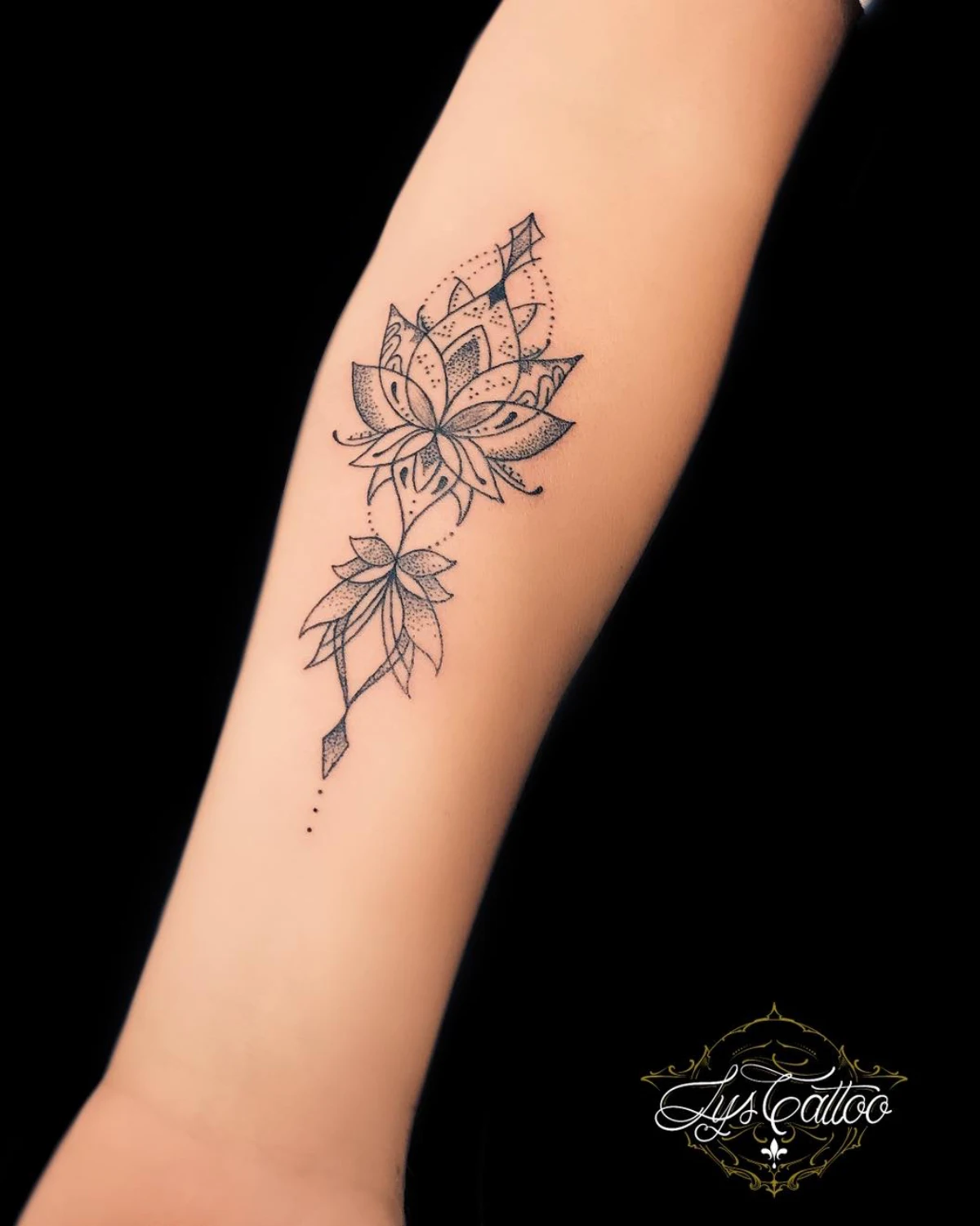 1702918896 535 The best ideas for a unique and elegant small tattoo.webp - The best ideas for a unique and elegant small tattoo for women!  Trends in 2024