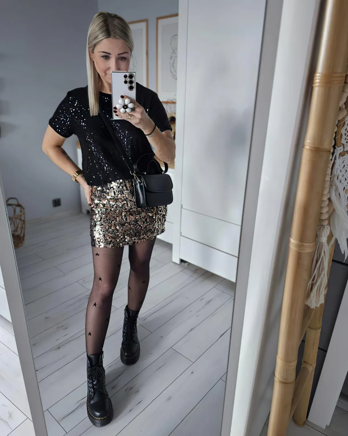 1703184621 762 The chicest combos and tips for not overdoing the sequin.webp - The chicest combos and tips for not overdoing the sequin look