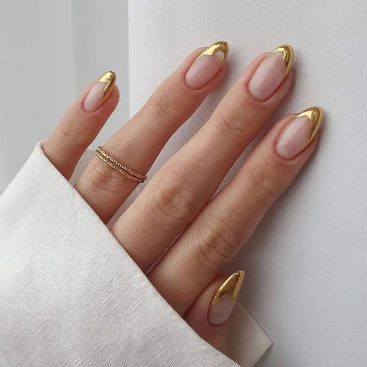 1703771623 307 a chic manicure for New Year 2024 our 15 ideas.webp - a chic manicure for New Year 2024, our 15 ideas