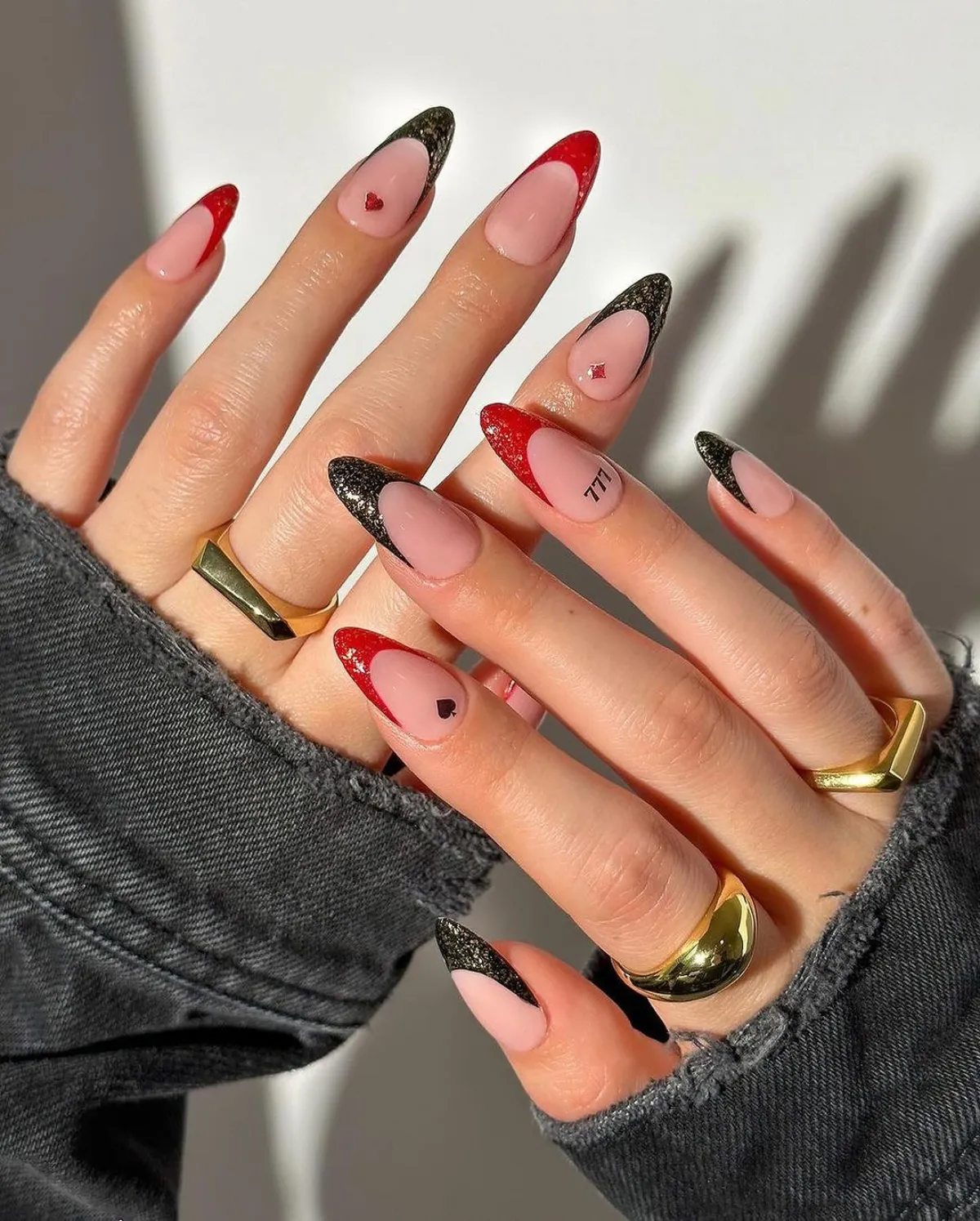 1703771624 272 a chic manicure for New Year 2024 our 15 ideas.webp - a chic manicure for New Year 2024, our 15 ideas