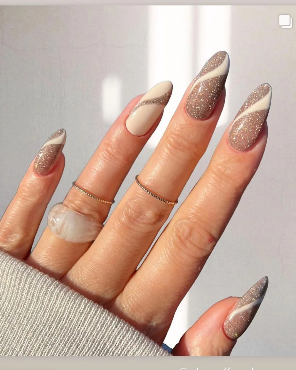 1703771624 952 a chic manicure for New Year 2024 our 15 ideas.webp - a chic manicure for New Year 2024, our 15 ideas