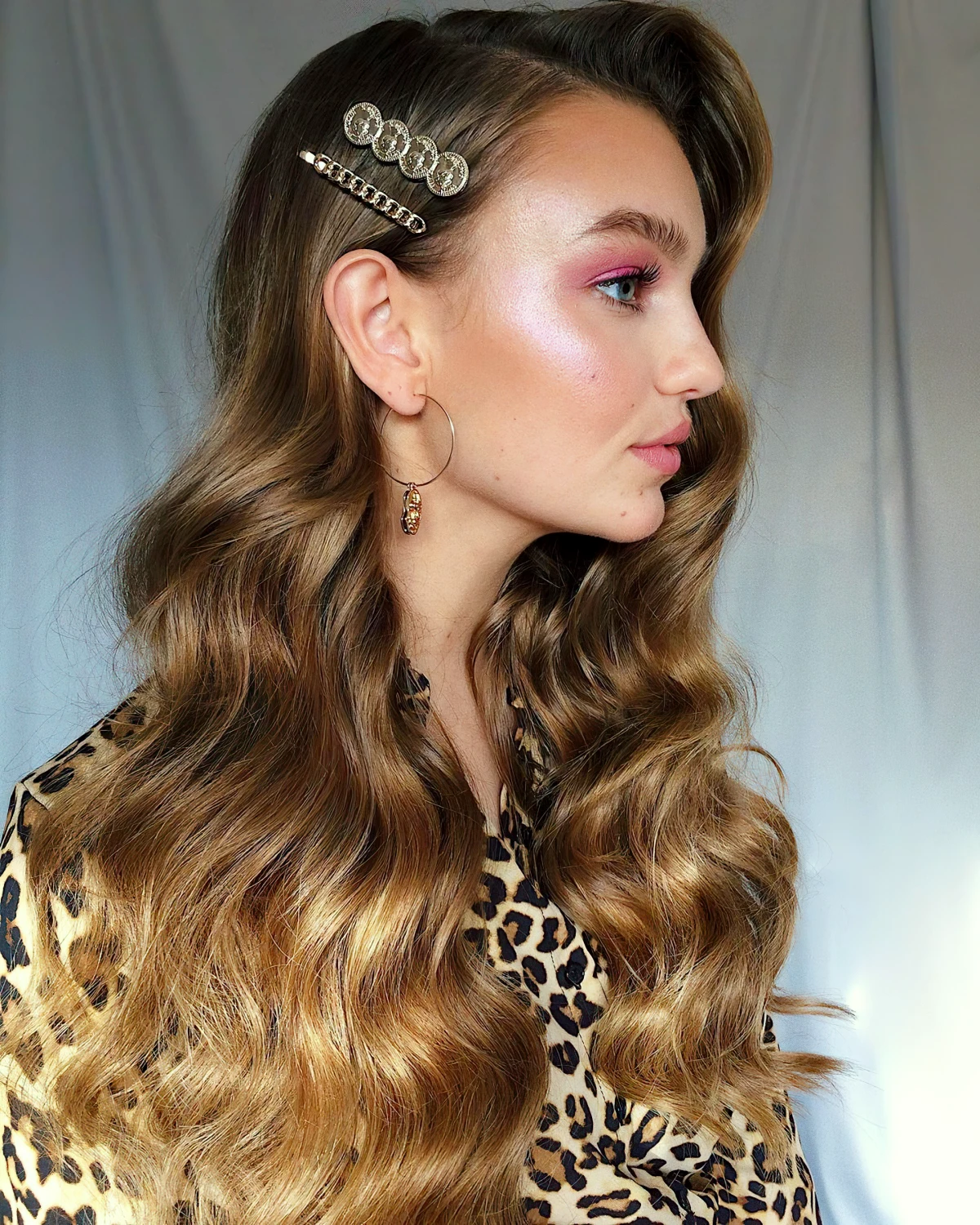 1703775996 557 10 New Year hairstyle ideas for mid length hair for a.webp - 10 New Year hairstyle ideas for mid-length hair for a chic result with too little effort!