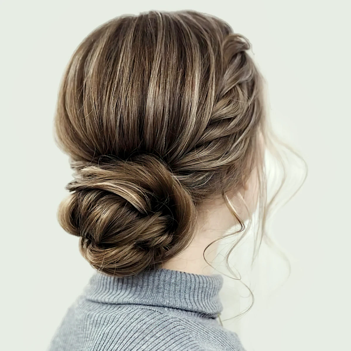 1703775998 614 10 New Year hairstyle ideas for mid length hair for a.webp - 10 New Year hairstyle ideas for mid-length hair for a chic result with too little effort!