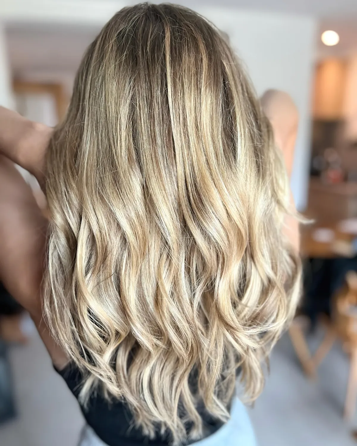 1719129622 659 Adopt dazzling Californian blonde balayage for dreamy hair that will.webp - Adopt dazzling Californian blonde balayage for dreamy hair that will light up your summer!