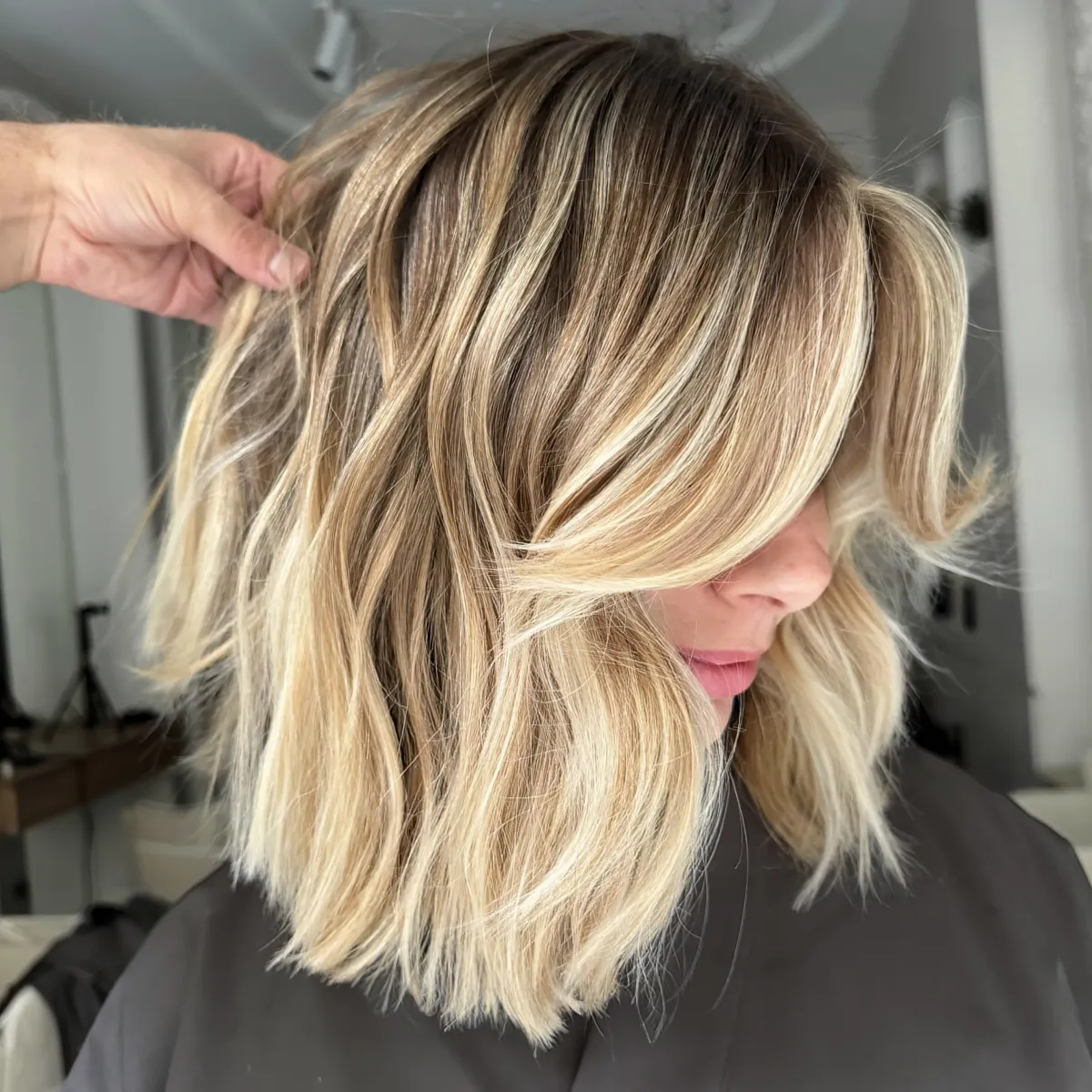 1719129622 73 Adopt dazzling Californian blonde balayage for dreamy hair that will.webp - Adopt dazzling Californian blonde balayage for dreamy hair that will light up your summer!