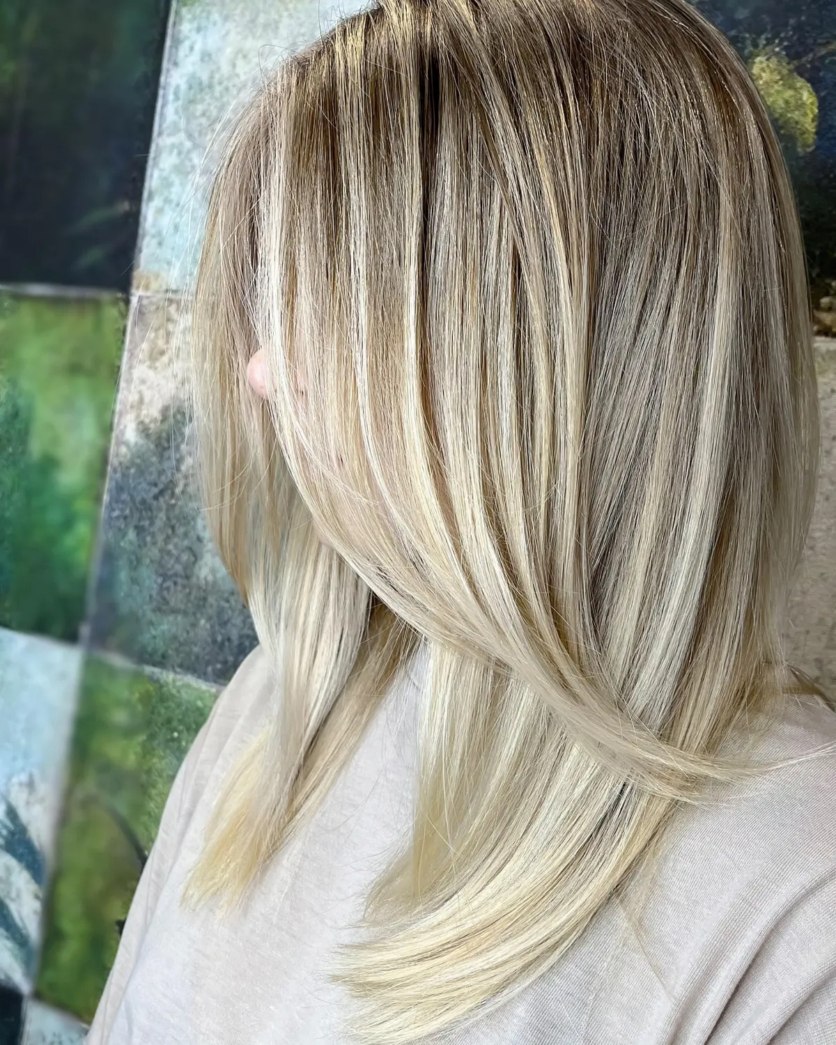 1719129623 285 Adopt dazzling Californian blonde balayage for dreamy hair that will.webp - Adopt dazzling Californian blonde balayage for dreamy hair that will light up your summer!