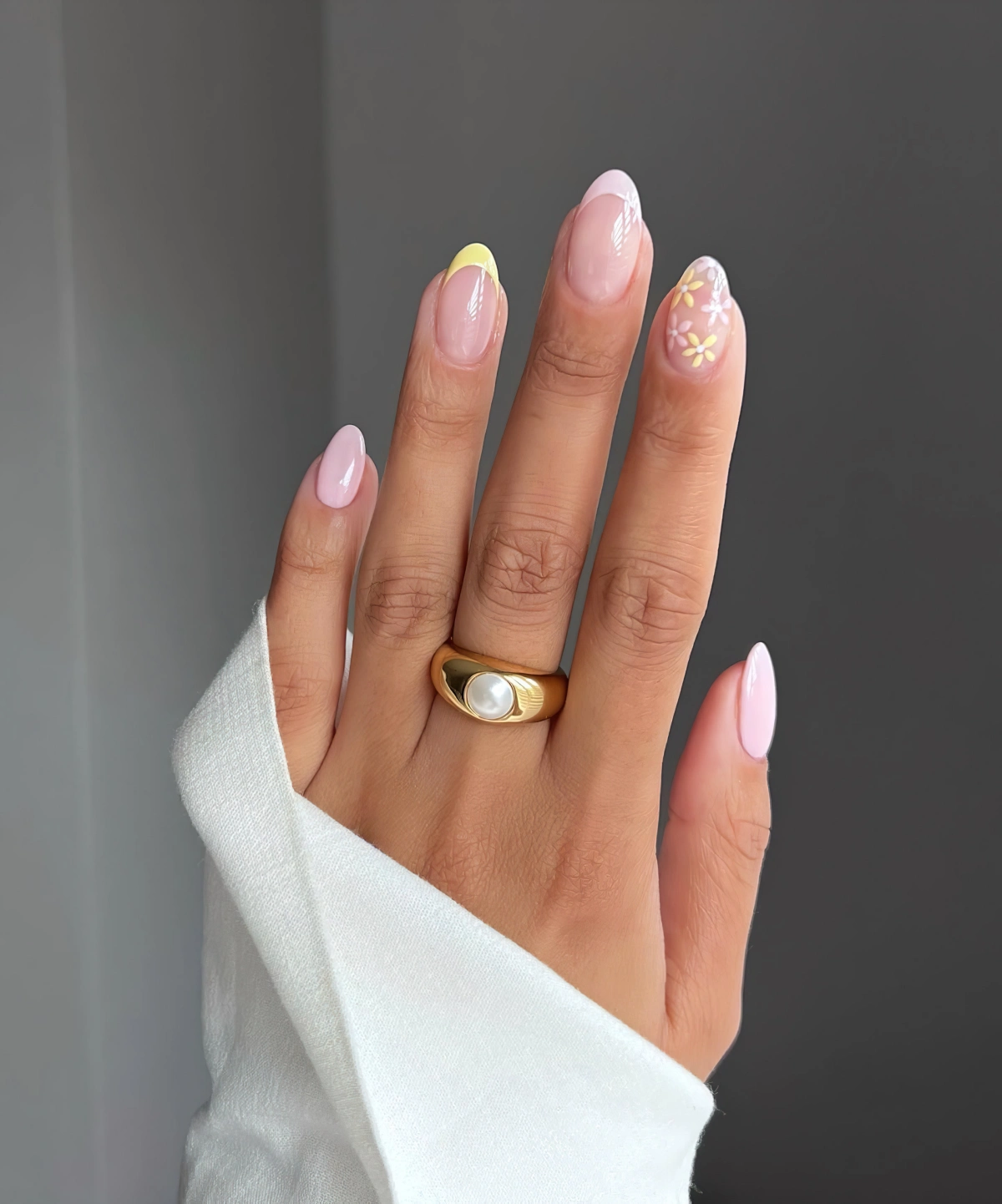 1719133413 101 why Im opting for the French manicure in pastel colors.webp - why I'm opting for the French manicure in pastel colors this season